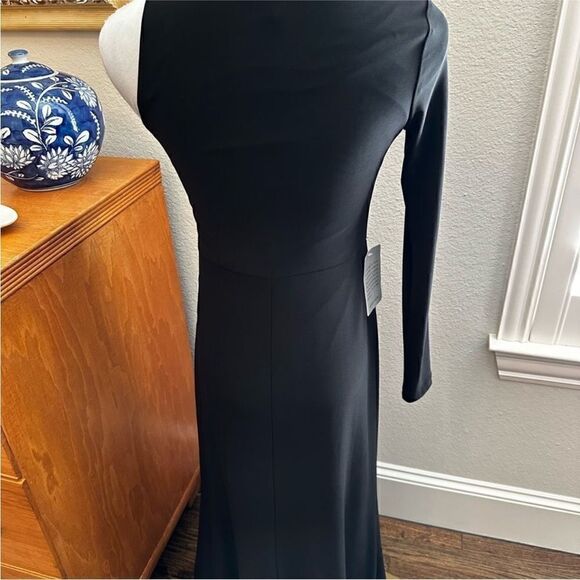 NWT Betsy & Adam Long Jersey Asymmetrical Sleeve Gown - Picture 8 of 10